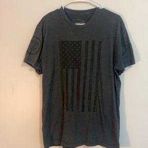 2 men’s shirt sleeve shirts